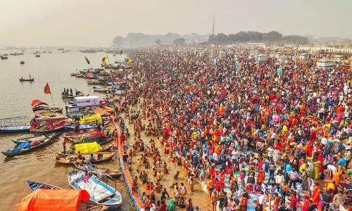 Prayagraj: आज सुबह 8 बजे तक 36.35 लाख श्रद्धालुओं ने आस्था की डुबकी लगाई