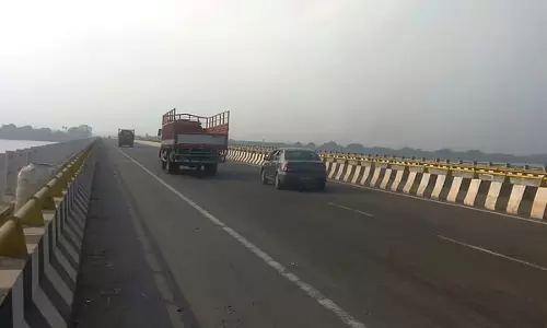 Tamil Nadu : अनिकारा में नए पुल पर यातायात शुरू Tamil Nadu : अनिकारा में नए पुल पर यातायात शुरू