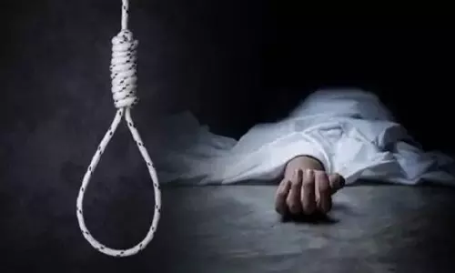 Nawabganj: एक युवती का शव कमरे में फंदे से लटकता मिला