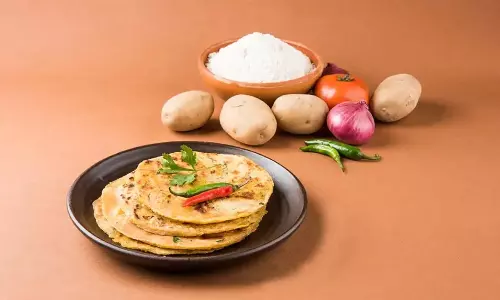 Mini Aalu Paratha Bites Recipe: आलू पराठा तो आपने बहुत खाया होगा, चलिए आज आलू पराठा बाइट्स खाते हैं