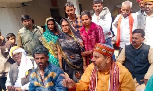 Ballia: संवेदनहीन राजनीति कर रहे विधायक: पूर्व मंत्री उपेंद्र तिवारी Ballia: संवेदनहीन राजनीति कर रहे विधायक: पूर्व मंत्री उपेंद्र तिवारी