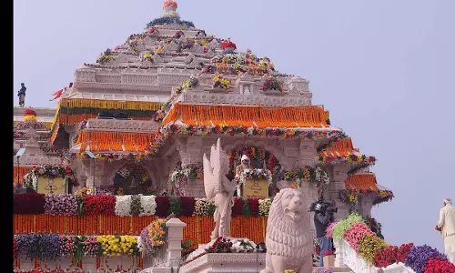 राम मंदिर के लिए अयोध्या में उमड़ी भारी भीड़, यातायात अव्यवस्था बढ़ी