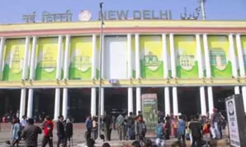 नई दिल्ली रेलवे स्टेशन पर प्लेटफॉर्म टिकटों की काउंटर से बिक्री बंद नई दिल्ली रेलवे स्टेशन पर प्लेटफॉर्म टिकटों की काउंटर से बिक्री बंद