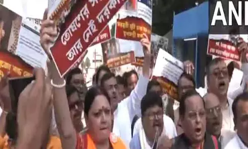 पश्चिम बंगाल विधानसभा से विपक्ष के नेता सुवेंदु अधिकारी, BJP MLA अग्निमित्रा पॉल और दो अन्य निलंबित
