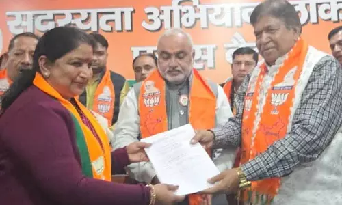 Gyan Chand Gupta ने भाजपा मेयर, पार्षद उम्मीदवारों के साथ बैठक की Gyan Chand Gupta ने भाजपा मेयर, पार्षद उम्मीदवारों के साथ बैठक की