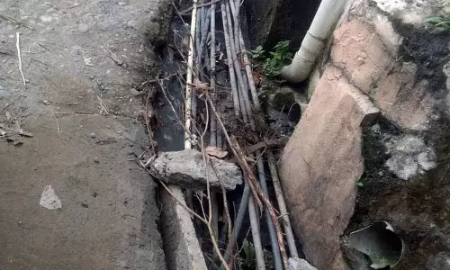 Nurpur के निवासियों को सीवेज में जल आपूर्ति पाइपों से स्वास्थ्य जोखिम का सामना करना पड़ रहा Nurpur के निवासियों को सीवेज में जल आपूर्ति पाइपों से स्वास्थ्य जोखिम का सामना करना पड़ रहा
