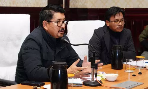 Jammu: महत्वपूर्ण बैठक में कारगिल अधिकारियों की अनुपस्थिति से विवाद Jammu: महत्वपूर्ण बैठक में कारगिल अधिकारियों की अनुपस्थिति से विवाद