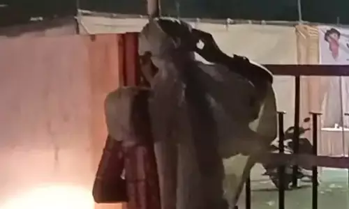 मेहमान वेश में चोर ने बोला धावा, रिटायर्ड कर्मचारी के यहां था छठी समारोह मेहमान वेश में चोर ने बोला धावा, रिटायर्ड कर्मचारी के यहां था छठी समारोह