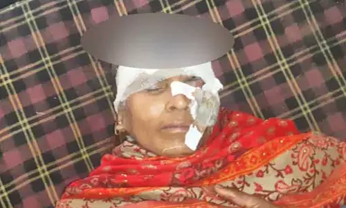 कुंभ से लौट रहे श्रद्धालुओं की कार ट्रक से भिड़ी, तीन की मौत
