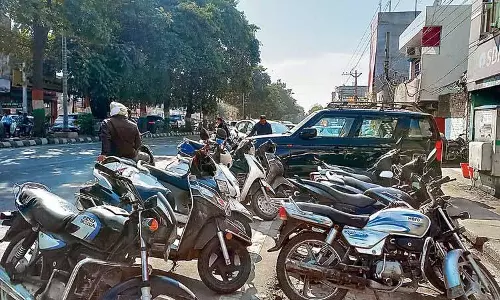 Yamuna Nagar में लापरवाही से पार्किंग के कारण ट्रैफिक जाम