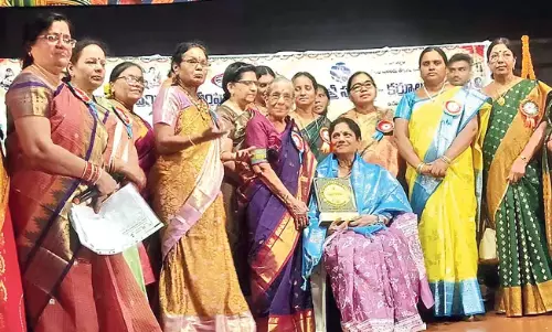 प्रतिनिधियों ने मांग की: एक जिले का नाम किसी महिला के नाम पर रखा जाए