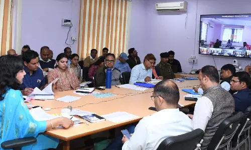 Madhopur: जिला कलेक्टर आवश्यक सेवाओं की साप्ताहिक समीक्षा बैठक Madhopur: जिला कलेक्टर आवश्यक सेवाओं की साप्ताहिक समीक्षा बैठक