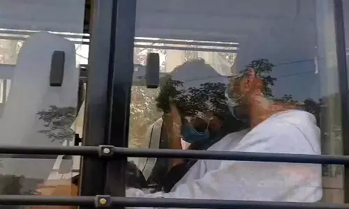 Haryana: हथकड़ी, कर्ज और अपमान के साथ अवैध अप्रवासी वापस लौटे