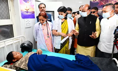 Kota के जे.के. लोन अस्पताल पहुंचे लोकसभा अध्यक्ष, गैस रिसाव से प्रभावित बच्चों का जाना हाल