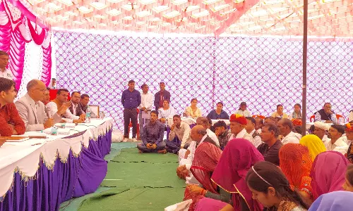 Jaipur: जलदाय मंत्री ने ग्रामीणों से पूछकर कराएं जाएंगे गांवों में विकास कार्य Jaipur: जलदाय मंत्री ने ग्रामीणों से पूछकर कराएं जाएंगे गांवों में विकास कार्य