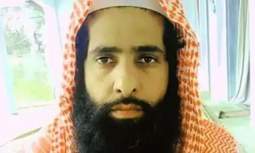 लश्कर-ए-तैयबा के राजनीतिक विंग के नेता मौलाना काशिफ अली की गोली मारकर हत्या लश्कर-ए-तैयबा के राजनीतिक विंग के नेता मौलाना काशिफ अली की गोली मारकर हत्या