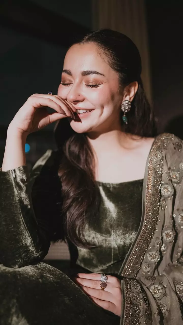 हनिया आमिर शूट में नजर आई