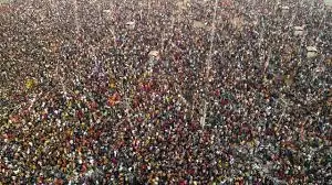 Prayagraj: 17 फरवरी को 1.35 करोड़ लोगों ने लगाई डुबकी Prayagraj: 17 फरवरी को 1.35 करोड़ लोगों ने लगाई डुबकी