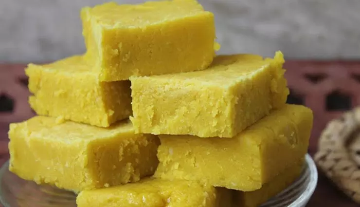 Maida ki Barfi: यह बहुत कम सामग्री से आसानी से तैयार हो जाती है Maida ki Barfi: यह बहुत कम सामग्री से आसानी से तैयार हो जाती है