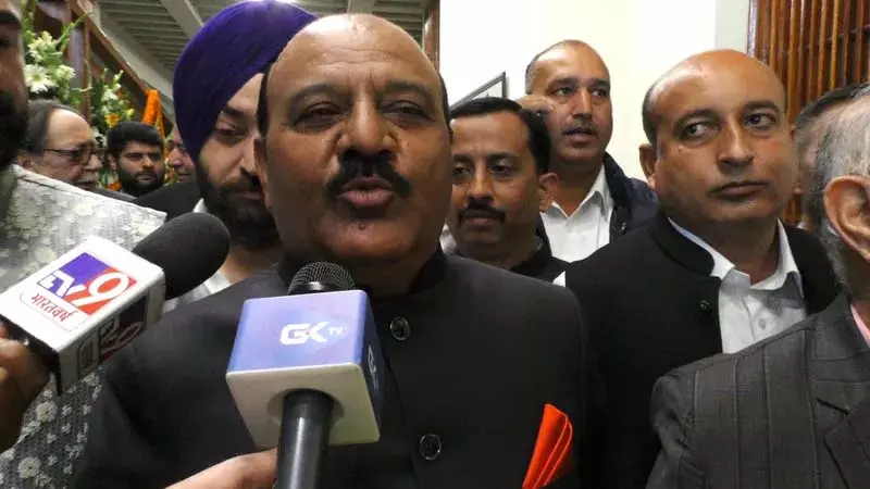 सीमा पार से गोलीबारी का खामियाजा आम नागरिकों को भुगतना पड़ रहा: जम्मू-कश्मीर के उपमुख्यमंत्री सीमा पार से गोलीबारी का खामियाजा आम नागरिकों को भुगतना पड़ रहा: जम्मू-कश्मीर के उपमुख्यमंत्री