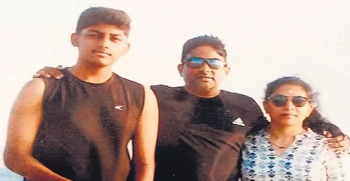 Karnataka: कर्ज में डूबे व्यक्ति ने मां, पत्नी और बेटे की हत्या कर खुद भी फांसी लगा ली Karnataka: कर्ज में डूबे व्यक्ति ने मां, पत्नी और बेटे की हत्या कर खुद भी फांसी लगा ली