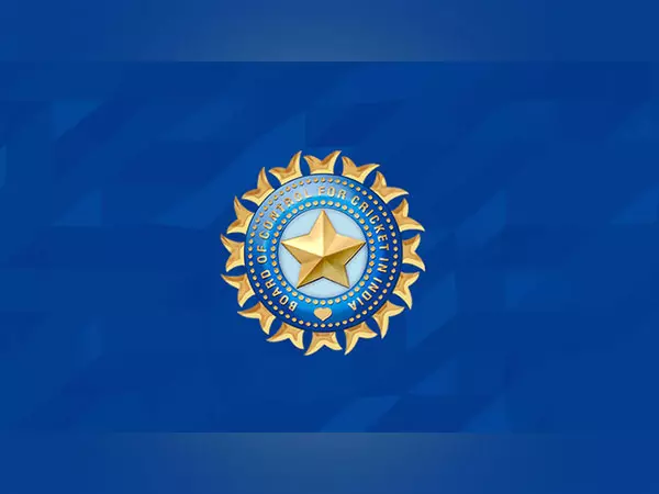 Ranji Trophy Semi-Final: पहले दिन के खेल के अंत में विदर्भ, केरल की स्थिति मजबूत Ranji Trophy Semi-Final: पहले दिन के खेल के अंत में विदर्भ, केरल की स्थिति मजबूत