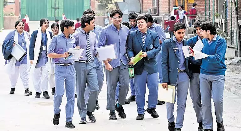 CBSE ने दसवीं कक्षा की बोर्ड परीक्षा के पेपर लीक की खबरों को किया खारिज CBSE ने दसवीं कक्षा की बोर्ड परीक्षा के पेपर लीक की खबरों को किया खारिज