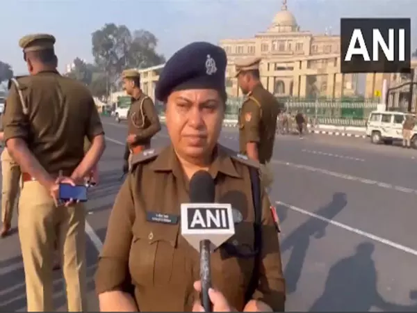 UP विधानसभा का बजट सत्र आज से शुरू होने के कारण विधानसभा के बाहर सुरक्षा बढ़ा दी गई UP विधानसभा का बजट सत्र आज से शुरू होने के कारण विधानसभा के बाहर सुरक्षा बढ़ा दी गई