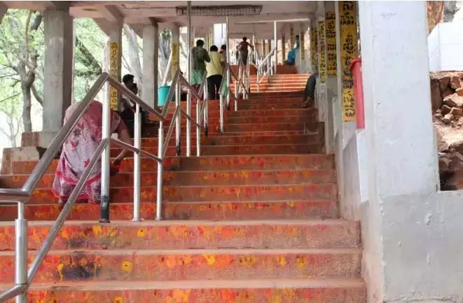 अलीपीरी विक्रेताओं के संघर्ष पर मीडिया रिपोर्ट पर CM ने प्रतिक्रिया दी अलीपीरी विक्रेताओं के संघर्ष पर मीडिया रिपोर्ट पर CM ने प्रतिक्रिया दी