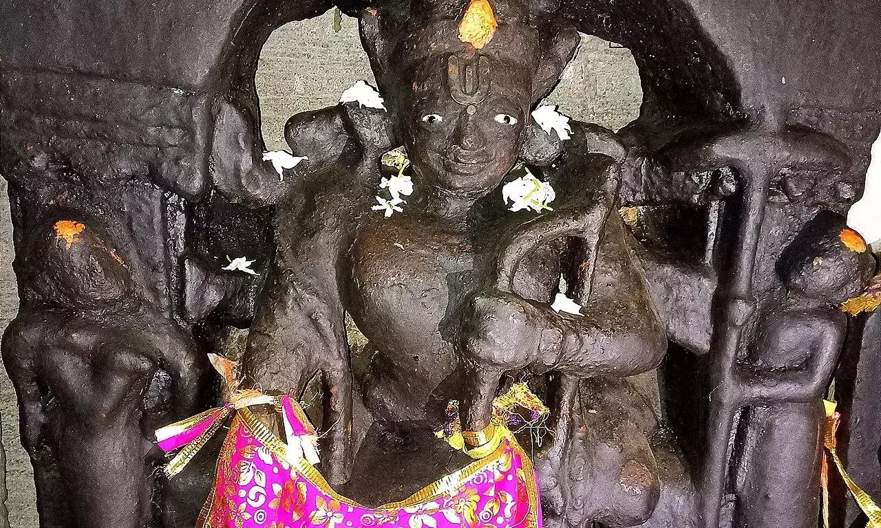 SKL गांव में राजा के राज्याभिषेक की वर्षगांठ मनाई गई SKL गांव में राजा के राज्याभिषेक की वर्षगांठ मनाई गई