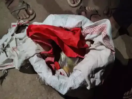 सरपंच बनने तंत्र मंत्र का सहारा ले रहे ग्रामीण नेता, नींबू और बंदन बरामद सरपंच बनने तंत्र मंत्र का सहारा ले रहे ग्रामीण नेता, नींबू और बंदन बरामद