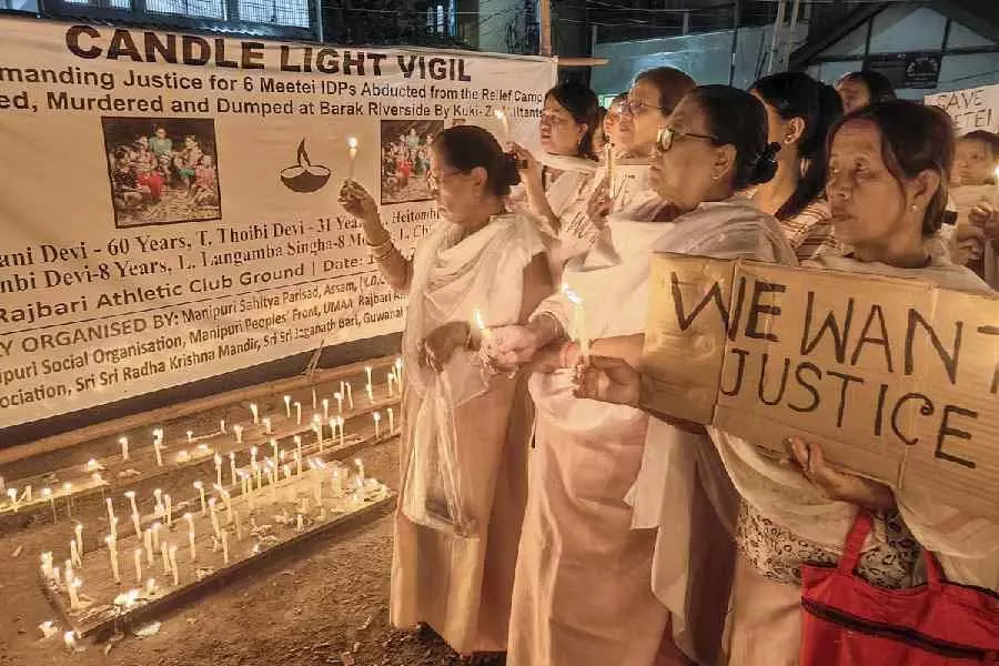 केंद्र सरकार का नियंत्रण: Manipur में राष्ट्रपति शासन लागू करने पर संपादकीय केंद्र सरकार का नियंत्रण: Manipur में राष्ट्रपति शासन लागू करने पर संपादकीय