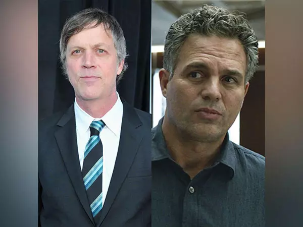 निर्देशक टॉड हेन्स ने डार्क वाटर्स के लिए Mark Ruffalo के साथ काम करने को याद किया निर्देशक टॉड हेन्स ने डार्क वाटर्स के लिए Mark Ruffalo के साथ काम करने को याद किया