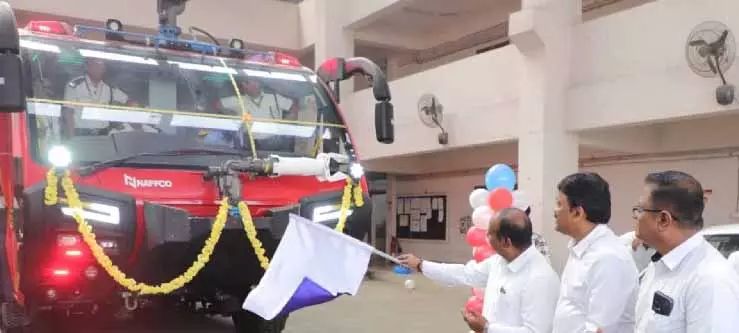 Chennai Airport पर नई दमकल गाड़ियों और एम्बुलेंस के साथ आपातकालीन सेवा में सुधार Chennai Airport पर नई दमकल गाड़ियों और एम्बुलेंस के साथ आपातकालीन सेवा में सुधार