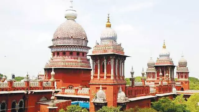 HC: डी. नगर में अवैध इमारत को तत्काल ध्वस्त करने का आदेश दिया HC: डी. नगर में अवैध इमारत को तत्काल ध्वस्त करने का आदेश दिया