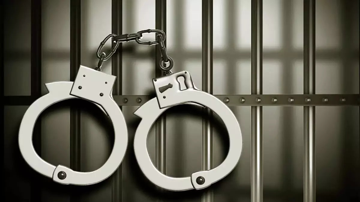 Palghar: प्रेम प्रसंग को लेकर हुई बहस के बाद साथी की हत्या के आरोप में व्यक्ति को गिरफ्तार किया Palghar: प्रेम प्रसंग को लेकर हुई बहस के बाद साथी की हत्या के आरोप में व्यक्ति को गिरफ्तार किया