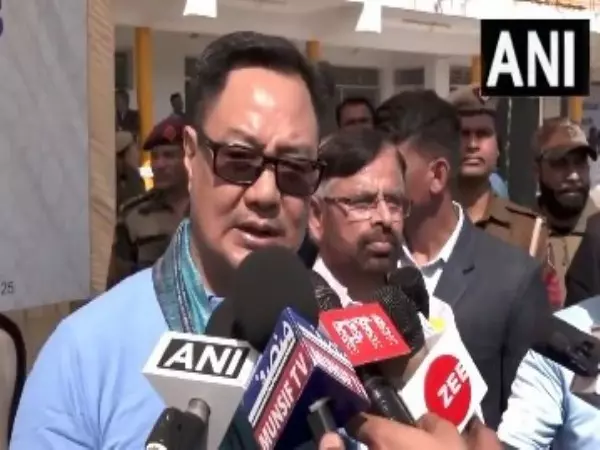 केंद्रीय मंत्री Kiren Rijiju ने जामिया विश्वविद्यालय में हज यात्रियों के लिए फिटनेस कार्यक्रम में भाग लिया केंद्रीय मंत्री Kiren Rijiju ने जामिया विश्वविद्यालय में हज यात्रियों के लिए फिटनेस कार्यक्रम में भाग लिया