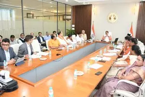 CM Yadav ने ग्लोबल इन्वेस्टर्स समिट की तैयारियों की समीक्षा की CM Yadav ने ग्लोबल इन्वेस्टर्स समिट की तैयारियों की समीक्षा की