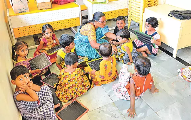 Andhra: गठबंधन सरकार जल्द ही आंगनबाड़ियों को खुशखबरी देगी Andhra: गठबंधन सरकार जल्द ही आंगनबाड़ियों को खुशखबरी देगी