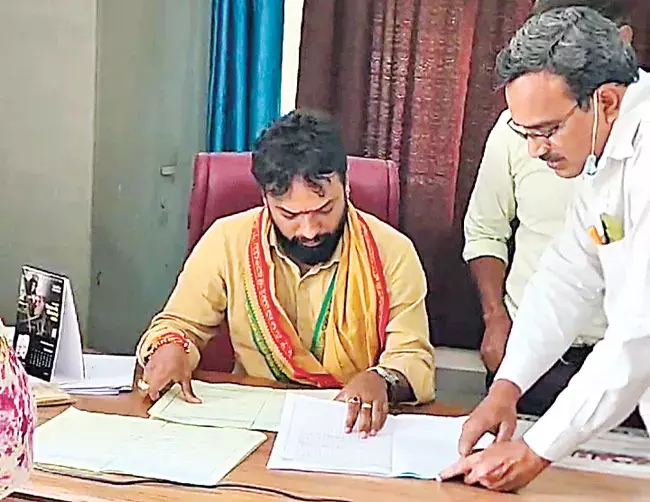 Rajamahendravaram: यदि हम हस्ताक्षर कर दें और चले जाएं तो क्या होगा? Rajamahendravaram: यदि हम हस्ताक्षर कर दें और चले जाएं तो क्या होगा?
