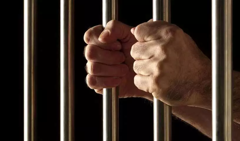 Nizamabad: परिवार के छह लोगों की हत्या के लिए मां-बेटे को आजीवन कारावास Nizamabad: परिवार के छह लोगों की हत्या के लिए मां-बेटे को आजीवन कारावास