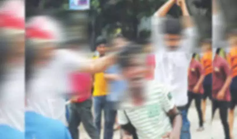 Mancherial में सहपाठी पर हमला करने के आरोप में दसवीं कक्षा के सात छात्रों पर मामला दर्ज Mancherial में सहपाठी पर हमला करने के आरोप में दसवीं कक्षा के सात छात्रों पर मामला दर्ज