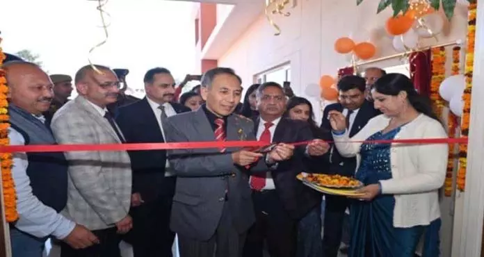 न्यायमूर्ति ताशी ने Akhnoor में नए मुंसिफ कोर्ट परिसर का उद्घाटन किया न्यायमूर्ति ताशी ने Akhnoor में नए मुंसिफ कोर्ट परिसर का उद्घाटन किया
