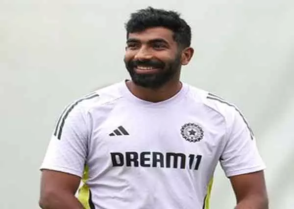 Champions Trophy: धवन ने कहा- भारत को बुमराह की कमी बहुत खलेगी Champions Trophy: धवन ने कहा- भारत को बुमराह की कमी बहुत खलेगी