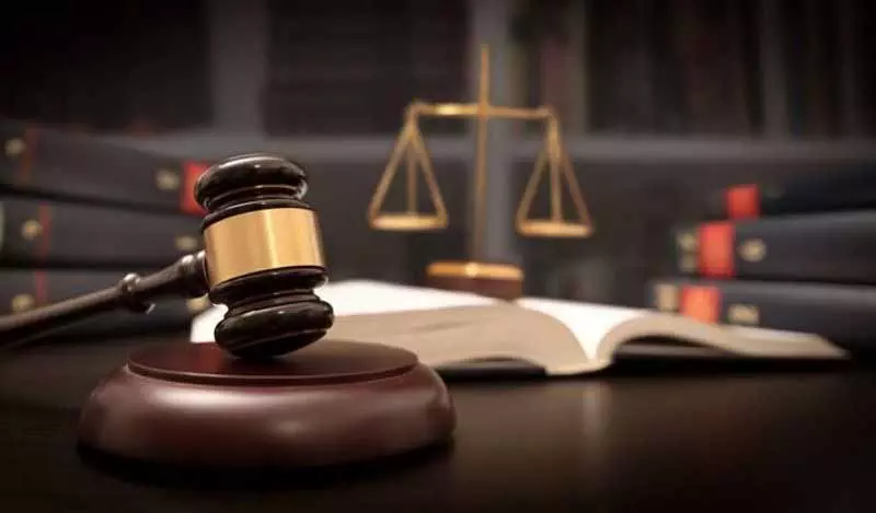 सर्वोच्च न्यायालय ने अतिरिक्त महाधिवक्ता के खिलाफ HC की फटकार पर रोक लगाई सर्वोच्च न्यायालय ने अतिरिक्त महाधिवक्ता के खिलाफ HC की फटकार पर रोक लगाई