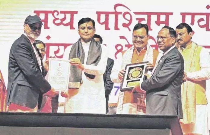 Jammu: राजभाषा कार्यान्वयन के लिए सलाल पावर स्टेशन को प्रथम पुरस्कार Jammu: राजभाषा कार्यान्वयन के लिए सलाल पावर स्टेशन को प्रथम पुरस्कार