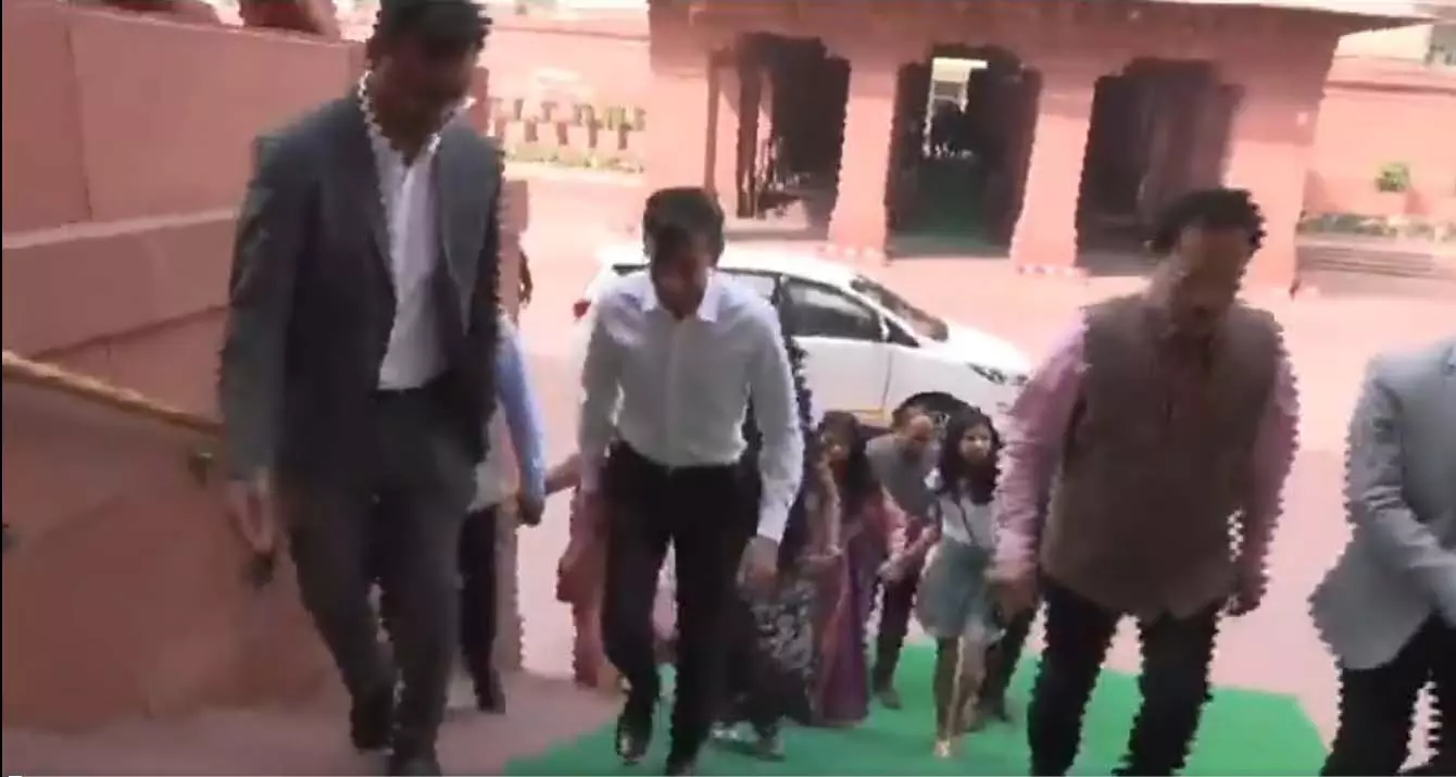 पूर्व प्रधानमंत्री ऋषि सुनक संसद भवन पहुंचे पूर्व प्रधानमंत्री ऋषि सुनक संसद भवन पहुंचे