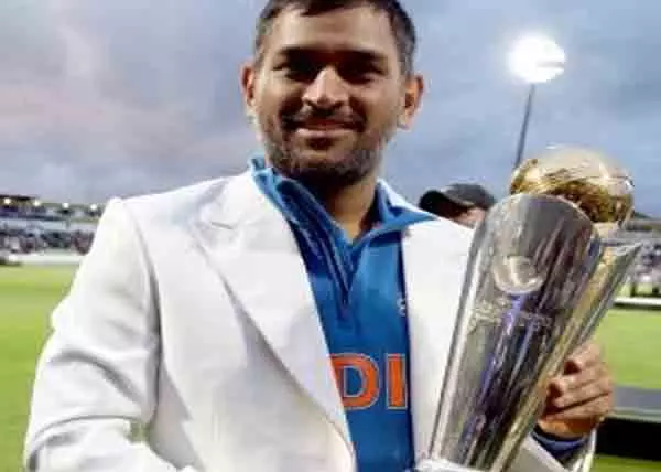Raina ने बताया कि 2013 चैंपियंस ट्रॉफी ने कैसे धोनी रिव्यू सिस्टम को जन्म दिया Raina ने बताया कि 2013 चैंपियंस ट्रॉफी ने कैसे धोनी रिव्यू सिस्टम को जन्म दिया