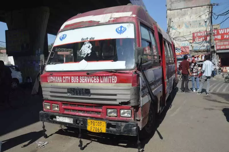 Ludhiana: 26 फरवरी से बसें सड़कों पर नहीं चलेंगी, ई-वाहन कहीं नजर नहीं आएंगे Ludhiana: 26 फरवरी से बसें सड़कों पर नहीं चलेंगी, ई-वाहन कहीं नजर नहीं आएंगे