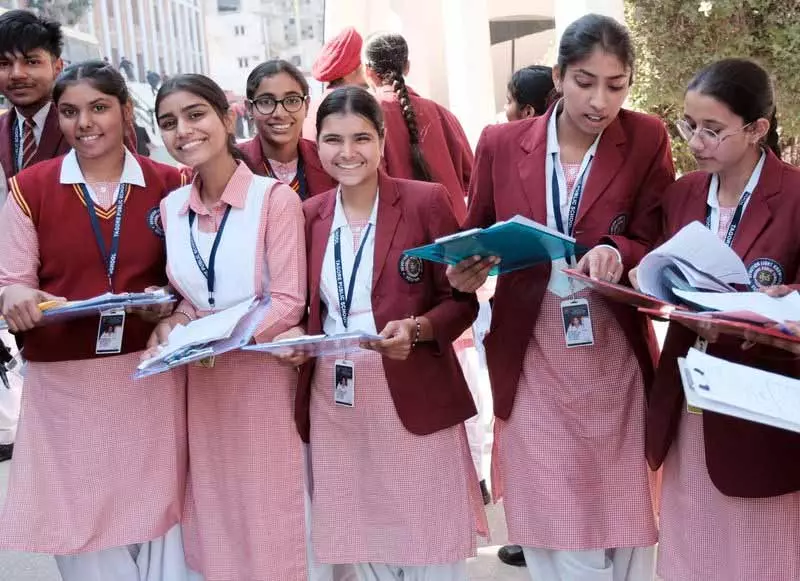 CBSE की बारहवीं कक्षा की परीक्षाएं शुरू CBSE की बारहवीं कक्षा की परीक्षाएं शुरू